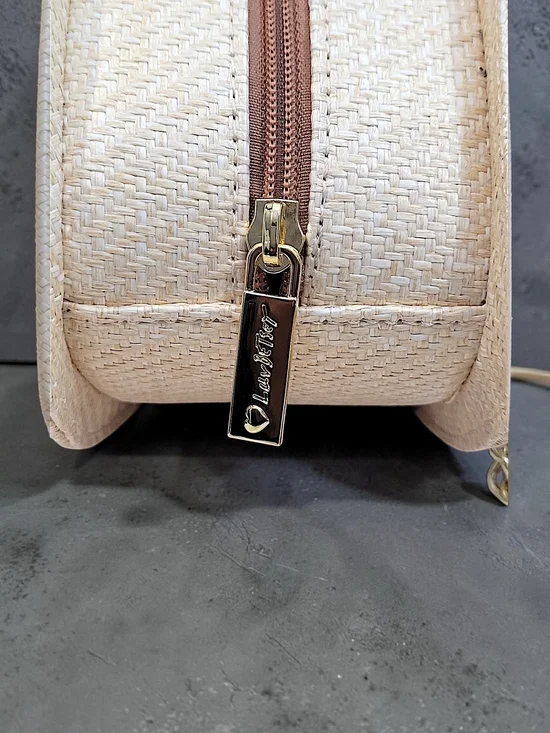 Betsey Johnson Beige  Fish-Shaped Crossbody Bag Wicker with Brown Trim - Picture 6 of 10